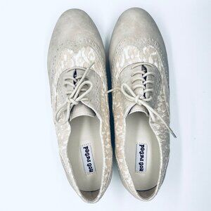 Modcloth "Not Rated Brand" Brocade Wing Tip Shoes in Taupe (8.5) New, no tag/box